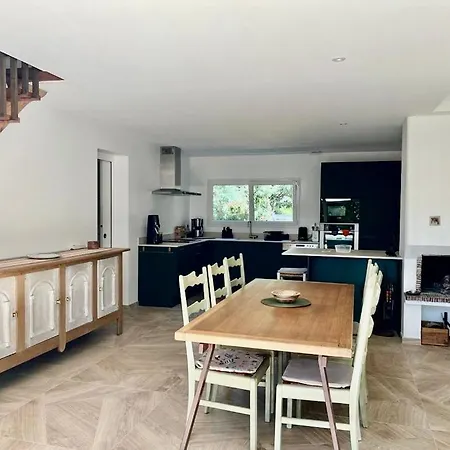 Maison Renovee Avec Vue Exceptionnelle Sur Le Nyaraló
